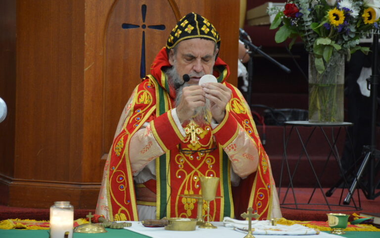 La Santa Misa/ Holy Mass