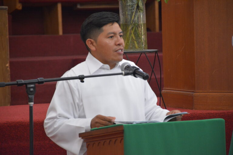 Celebracion de la Palabra/ Celebration of the Word of God