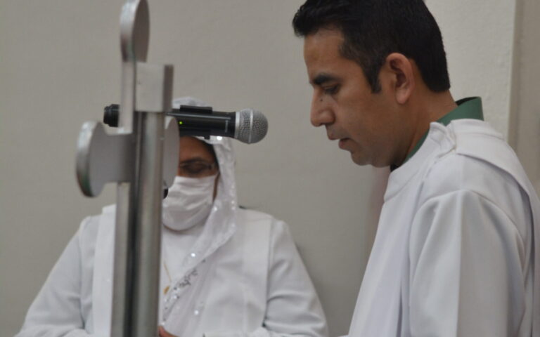 Celebración de la Palabra/ Celebration of the Word of God