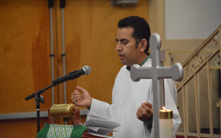 Celebración de La Palabra/ Celebration of the Word of God