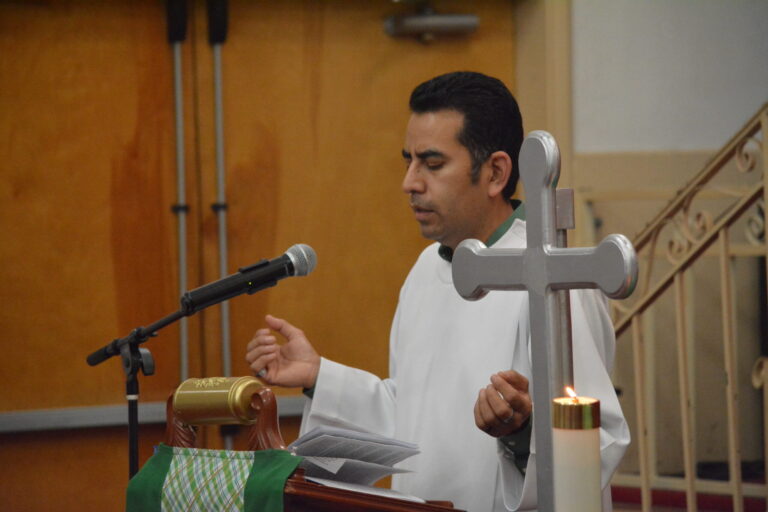 Celebración de La Palabra/ Celebration of the Word of God