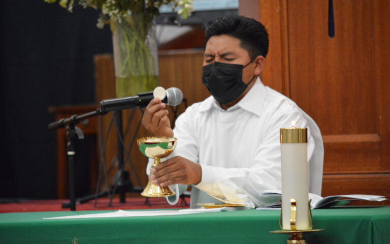 Celebración de La Palabra/ Celebration of the Word of God